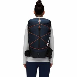 Mammut Ducan Spine 28-35 Hiking Pack Women marine-black 11 Mammut Ducan Spine 28-35 Hiking Pack Women marine-black -Trekking Backpacks Shop mammut ducan spine 28 35 hiking pack women marine black 4